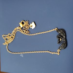 Stunning Rosegold Swarovski Swams necklace